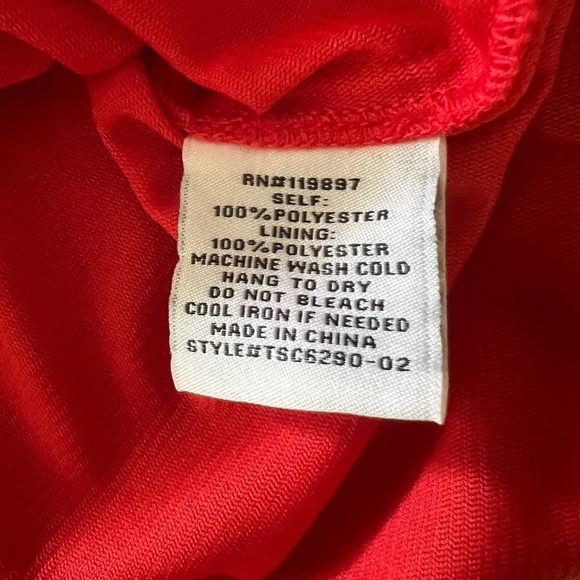 COLLECTIVE Conceps flutter sleeve floral top size Medium.  New with tags. - Picture 6 of 8